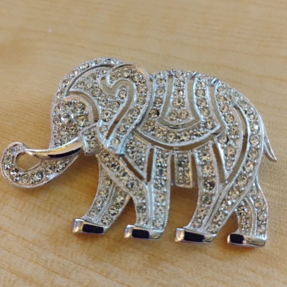 Hattie Carnegie Rhinestones Elephant Pin/brooch Silver